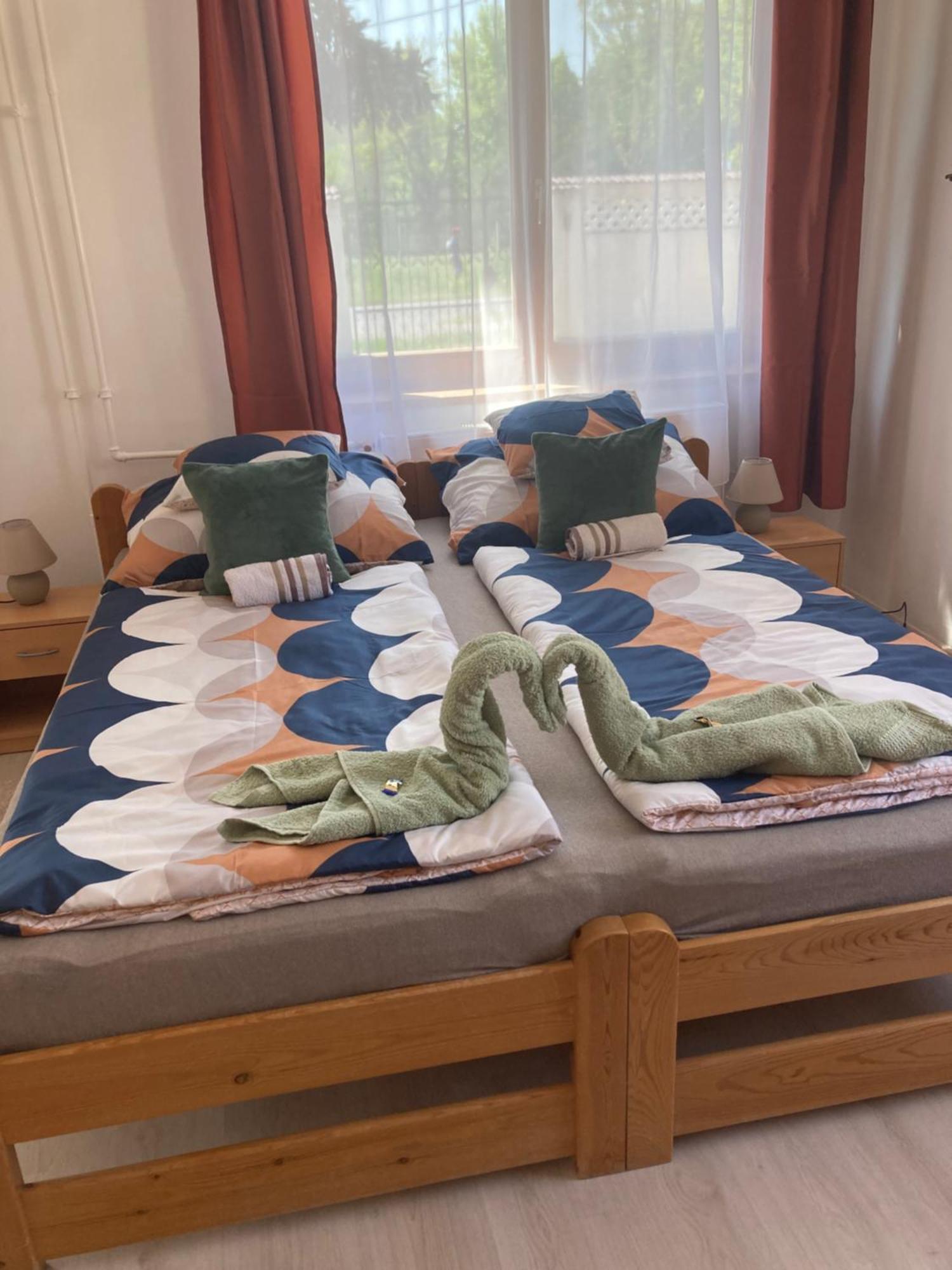 Tavaszpart Vendeghaz Apartment แซแก็ด ภายนอก รูปภาพ