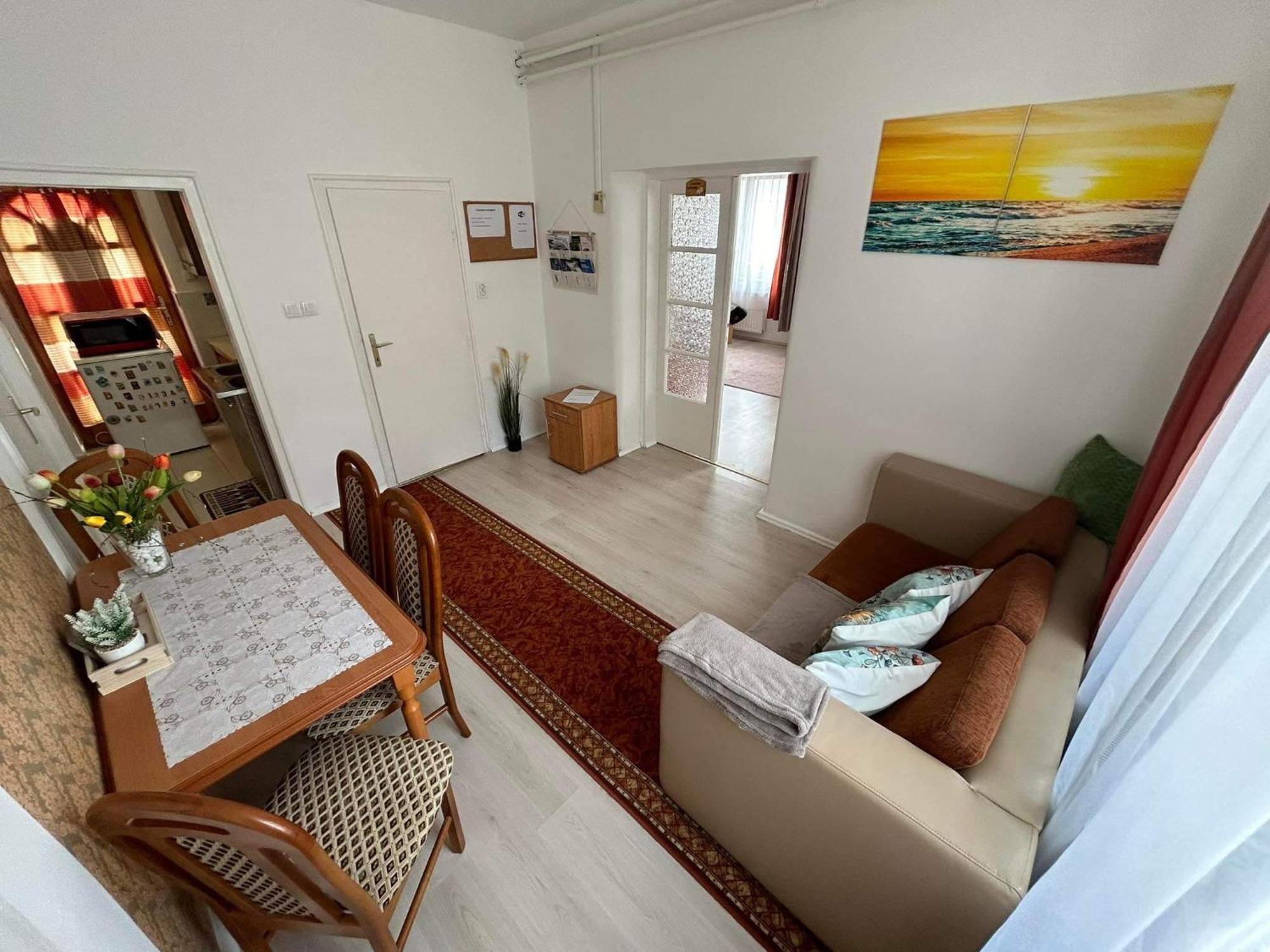 Tavaszpart Vendeghaz Apartment แซแก็ด ภายนอก รูปภาพ