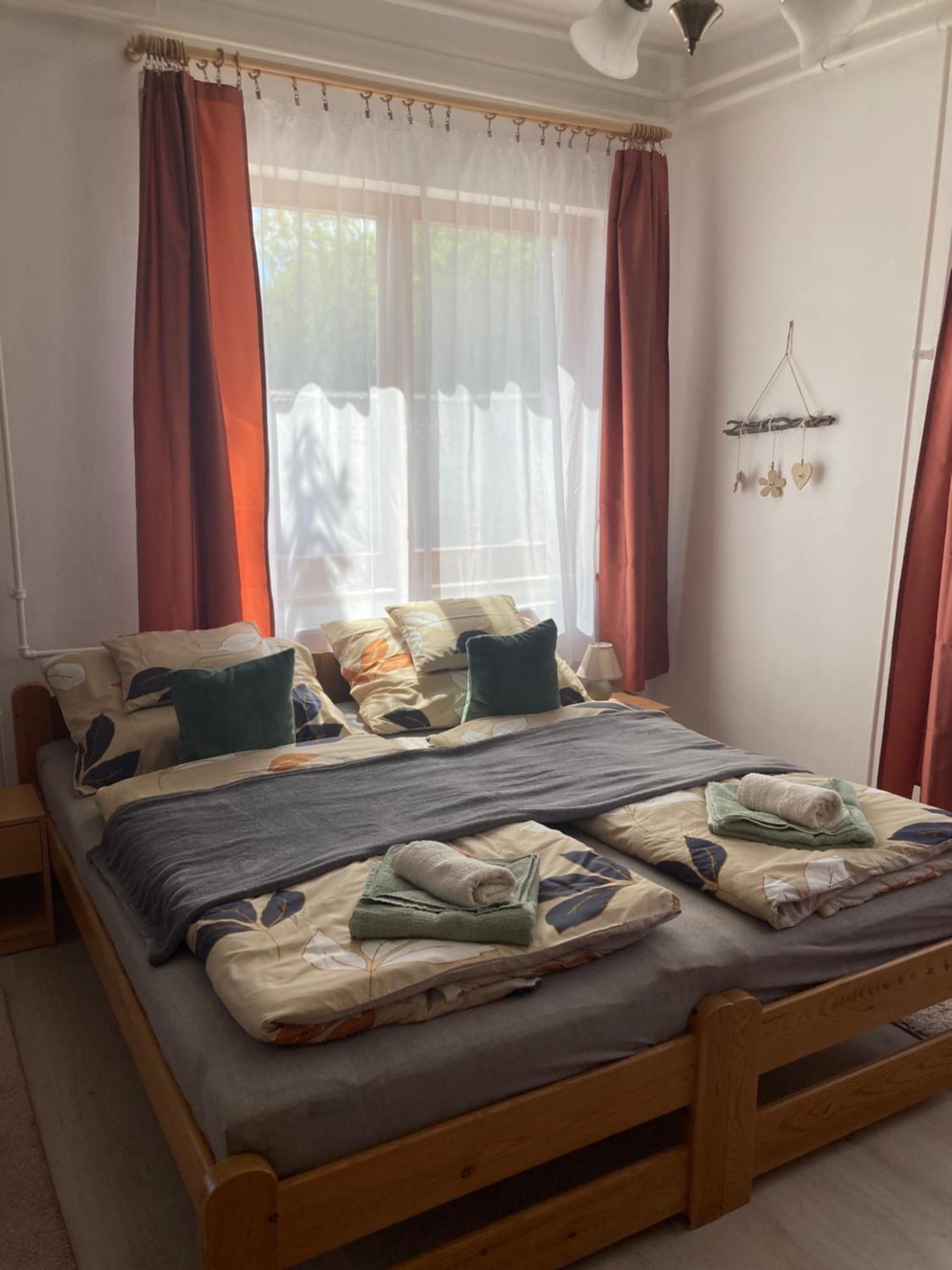 Tavaszpart Vendeghaz Apartment แซแก็ด ภายนอก รูปภาพ