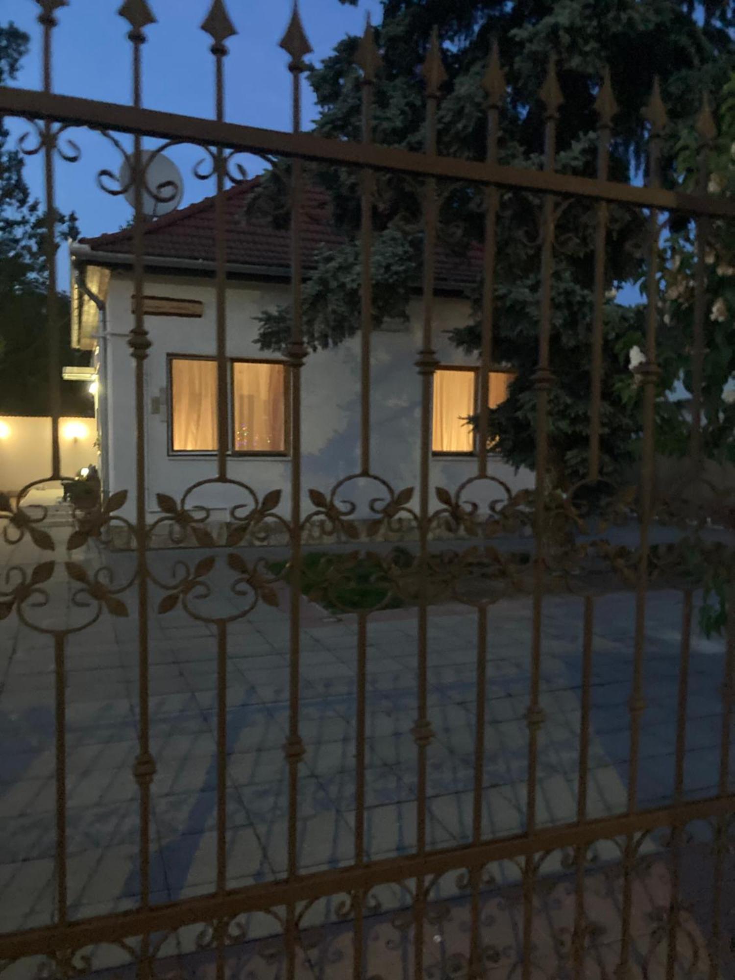 Tavaszpart Vendeghaz Apartment แซแก็ด ภายนอก รูปภาพ