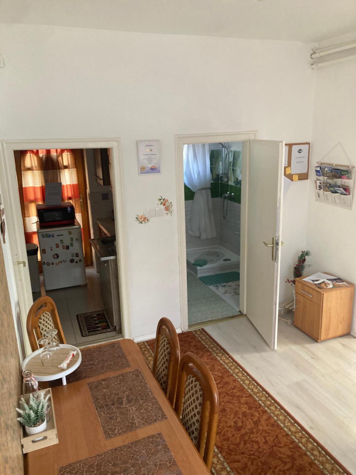 Tavaszpart Vendeghaz Apartment แซแก็ด ภายนอก รูปภาพ