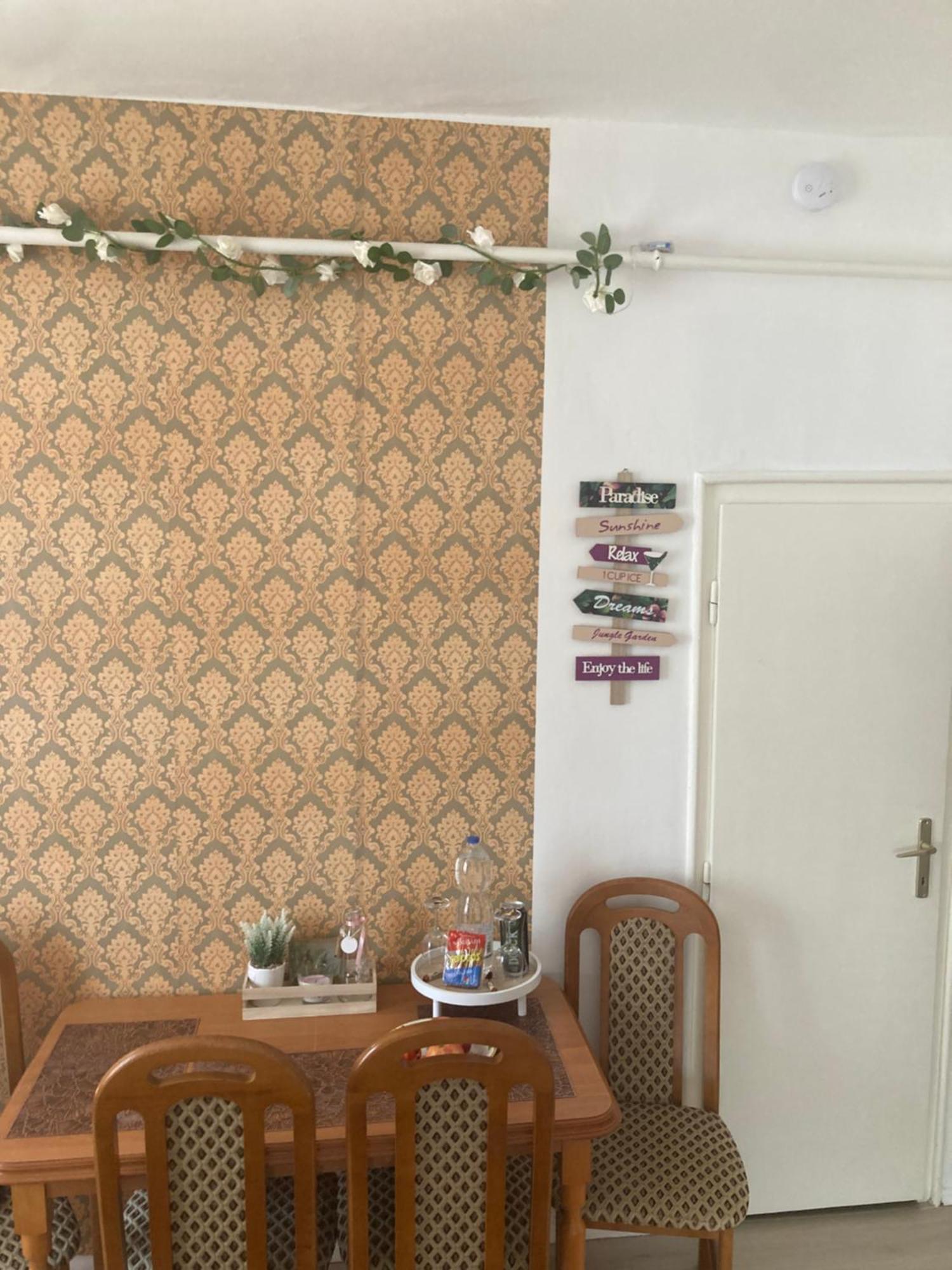 Tavaszpart Vendeghaz Apartment แซแก็ด ภายนอก รูปภาพ